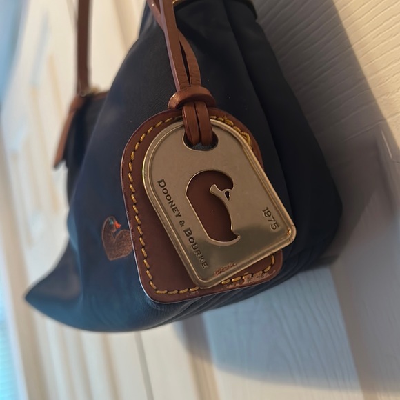 Dooney & Bourke small purse - Picture 2 of 8